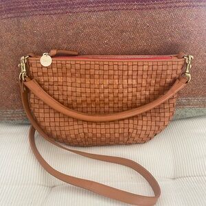 Clare V. Petit Moyen Messenger in Natural Woven Checker